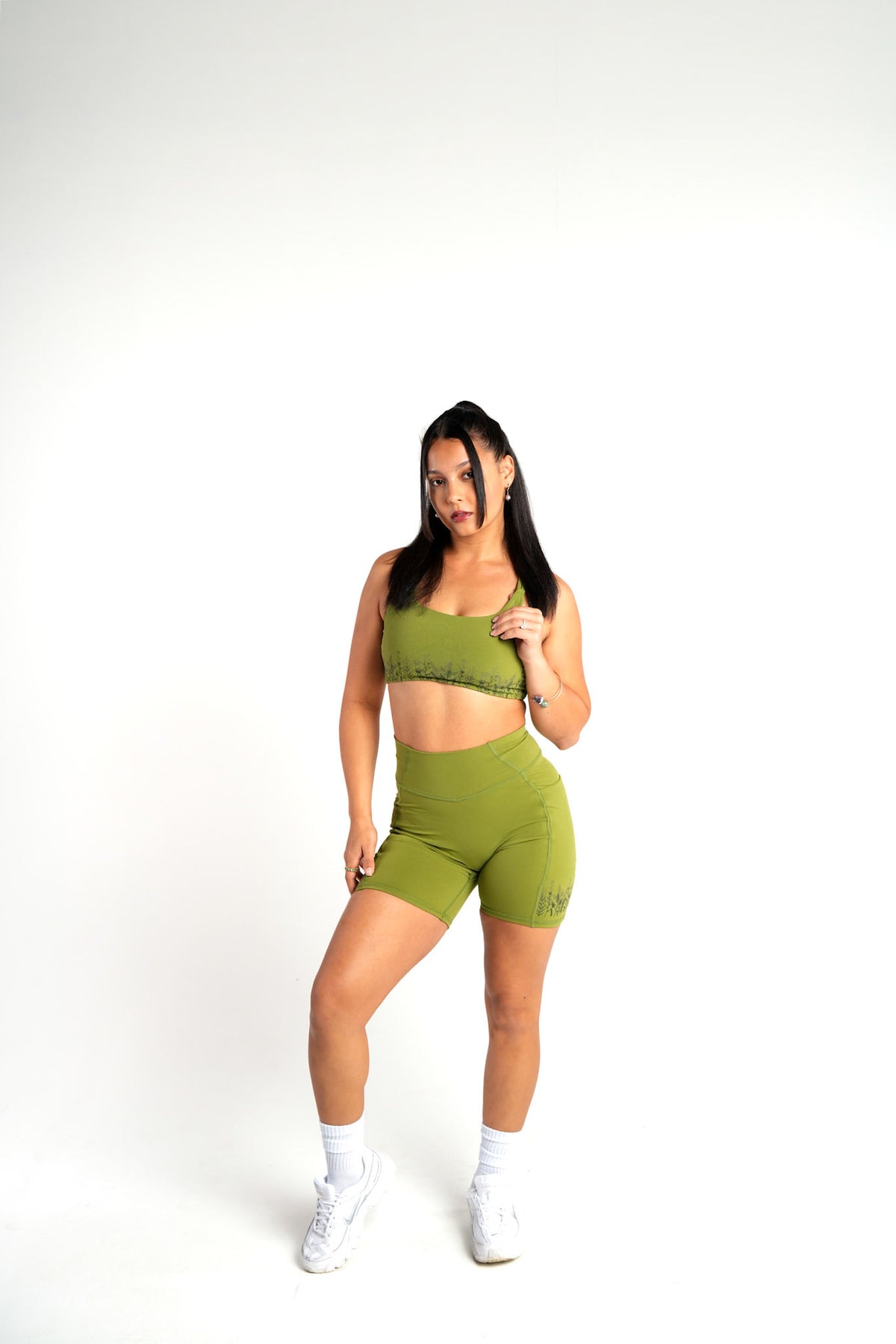 HIZIBEAN Women’s Zalani Sage Green Crisscross Fitness Bra Floral Prints