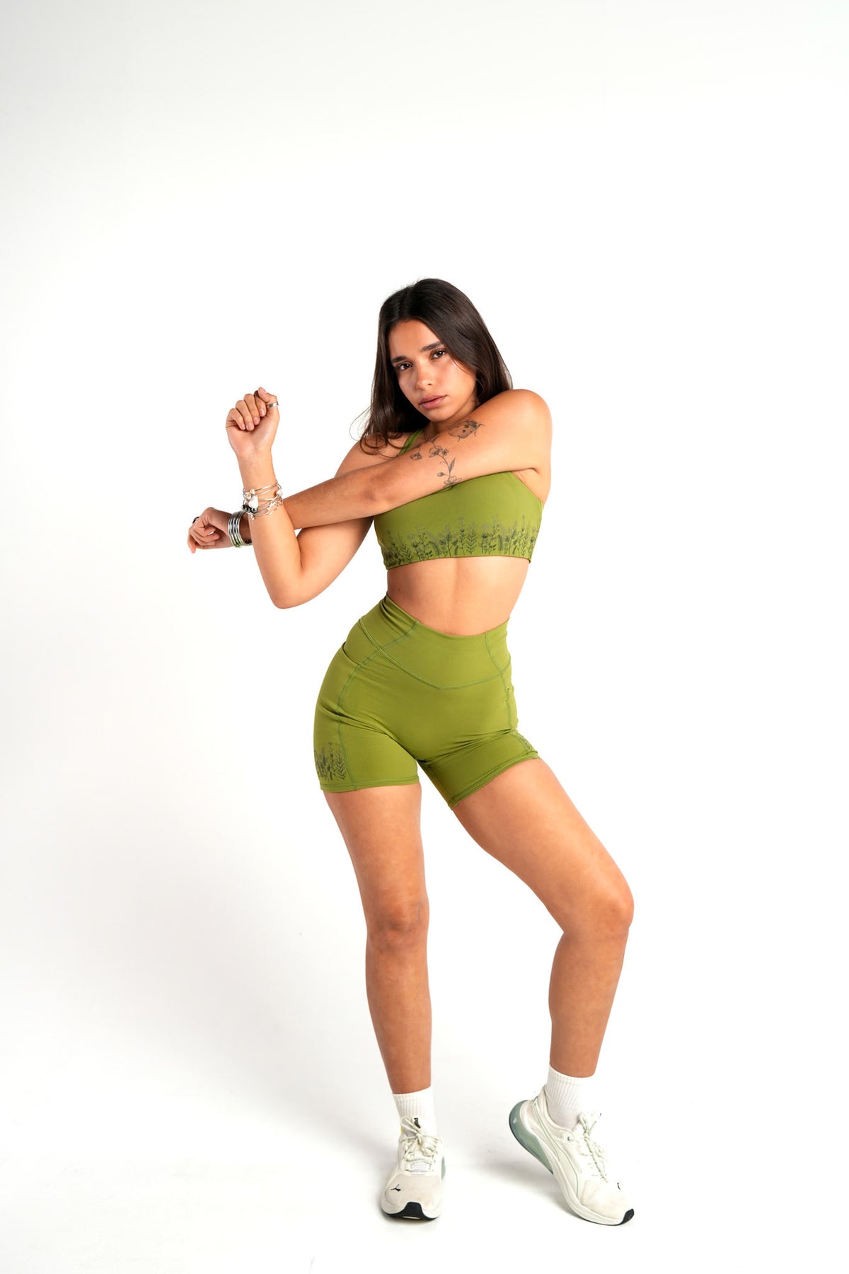 HIZIBEAN Women’s Zalani Sage Green Crisscross Fitness Bra Floral Prints